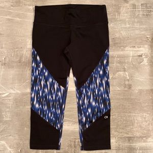 GapFit Mid Calf Capri Leggings Black/Blue/White Medium